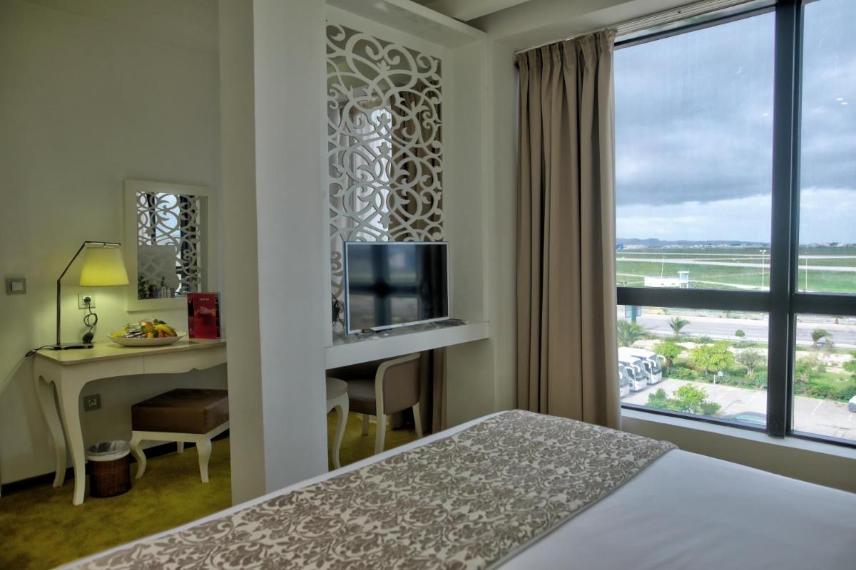 Hotel Lac Leman, LES BERGES DU LAC - Housity