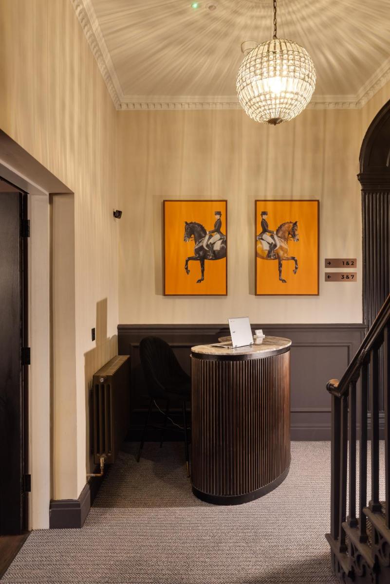 The Seven Chester - Housity