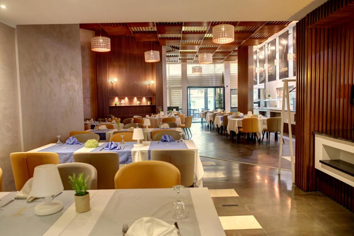 Hotel Lac Leman, LES BERGES DU LAC - Housity