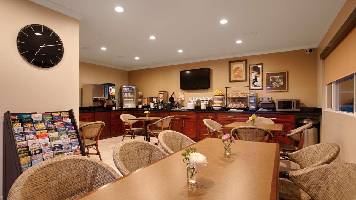 Best Western The Inn & Suites Pacific Grove - Housity