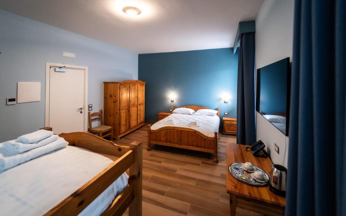 Hotel Pierfaone - Housity