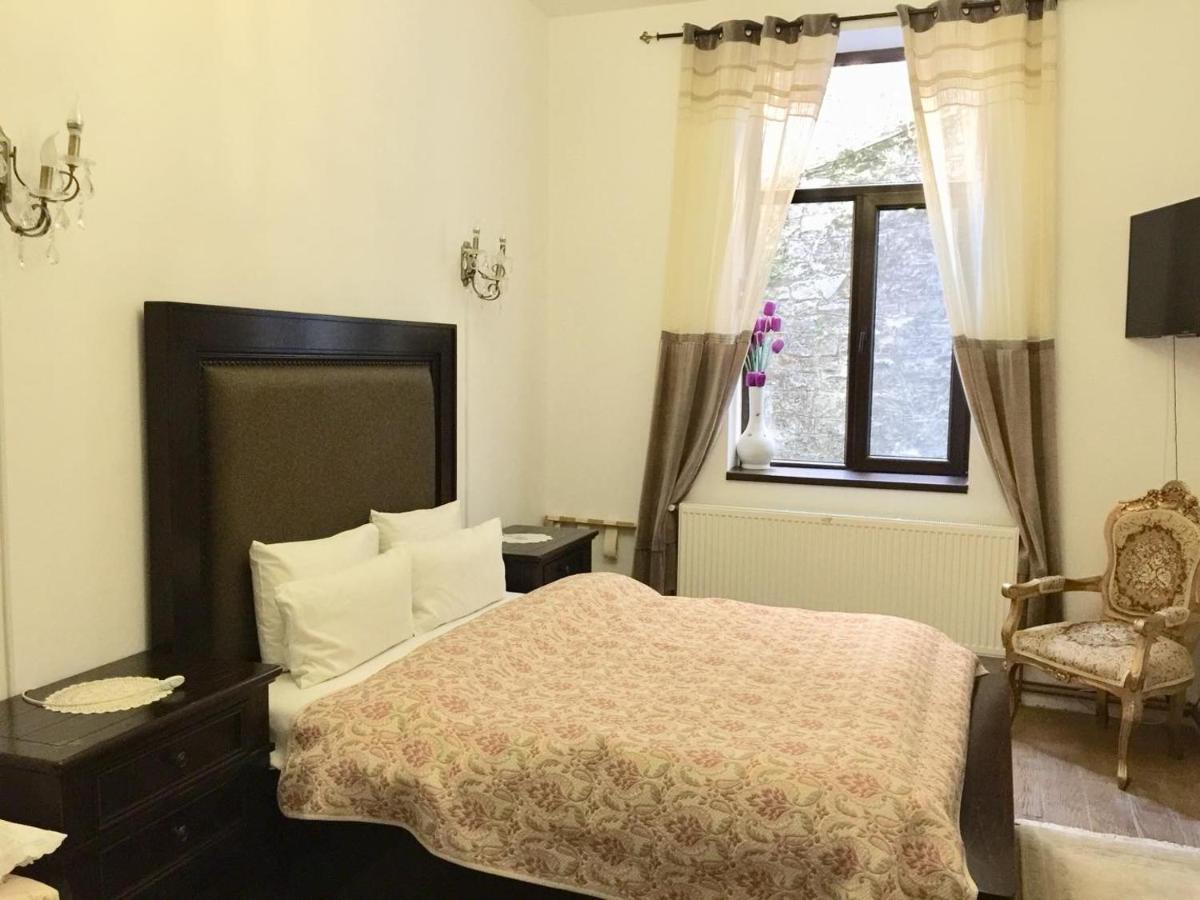 IL Piccolo Castello Busteni - Housity