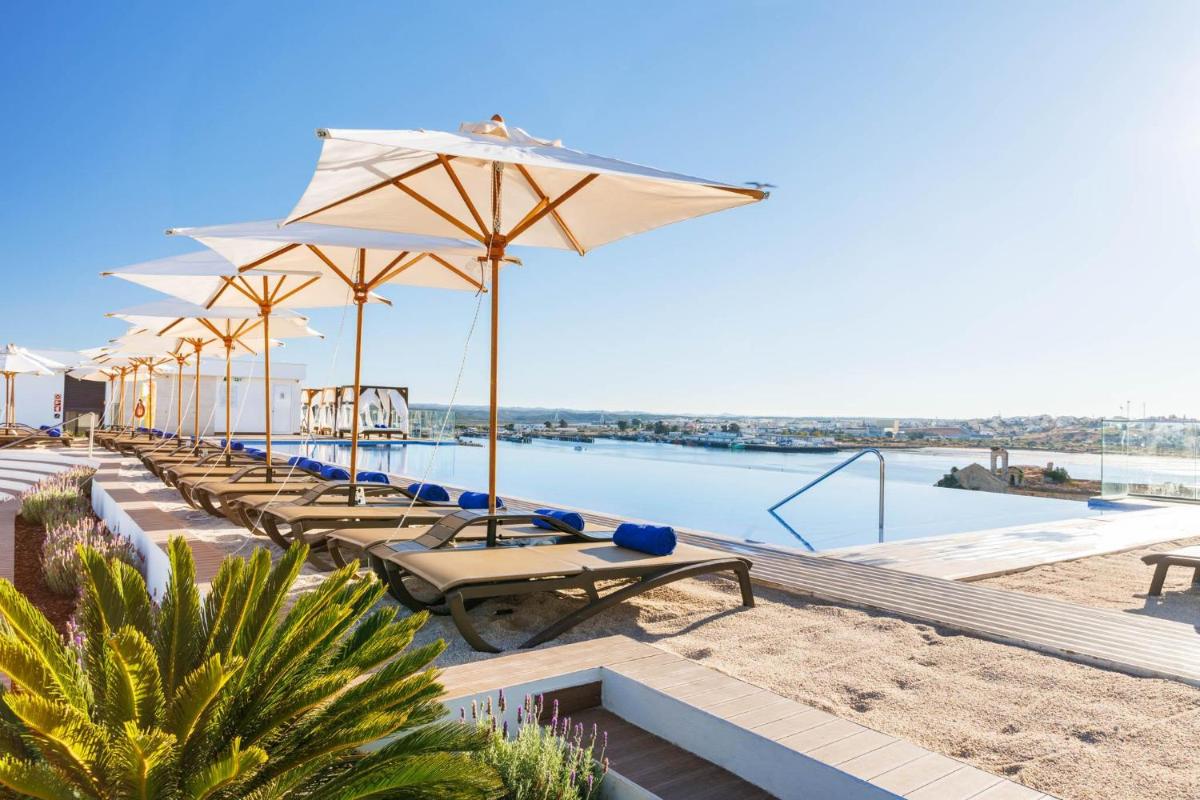 Jupiter Marina Hotel - Couples & Spa - Housity