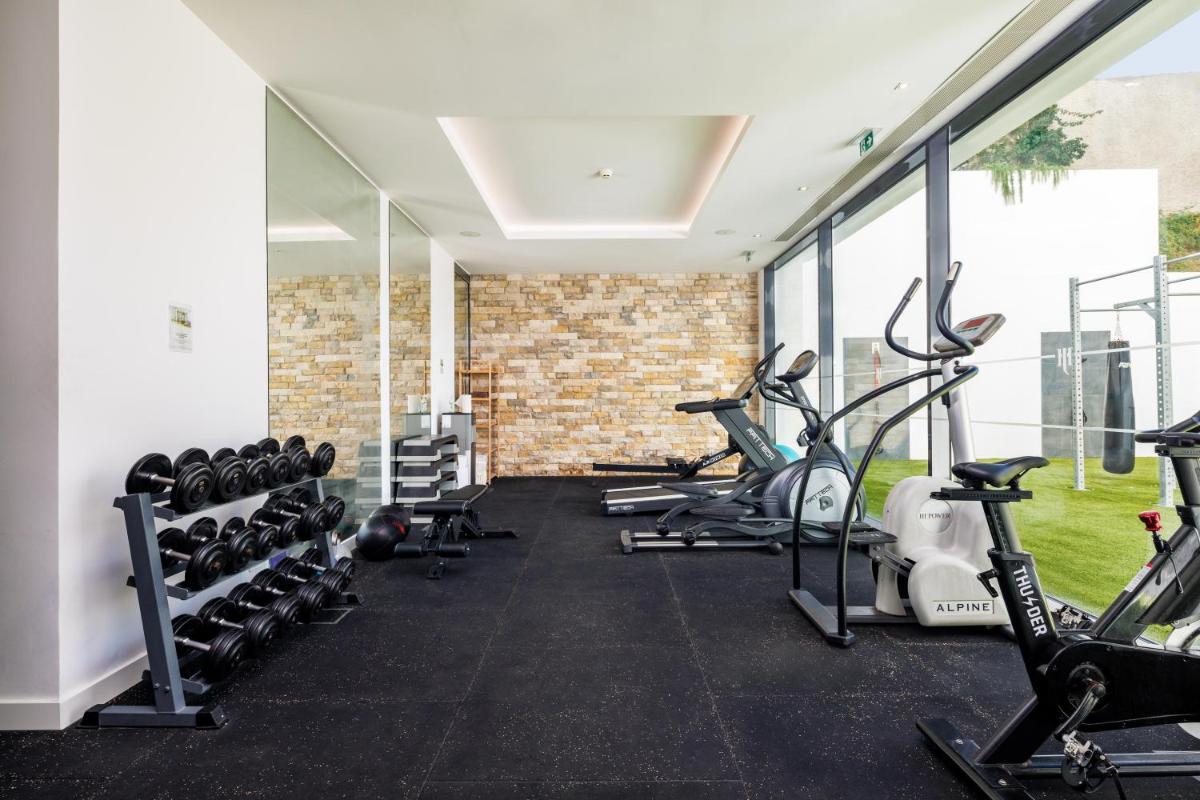 O centro de fitness e/ou as comodidades de fitness de Jupiter Marina Hotel - Couples & Spa