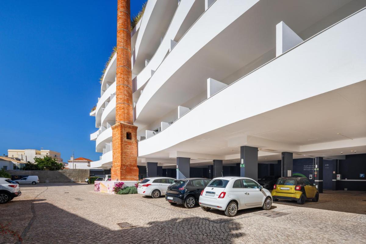 O edifício onde o hotel está situado