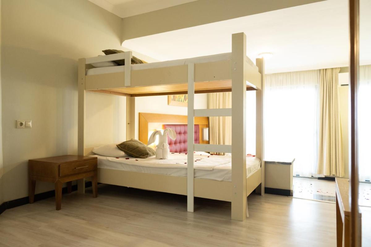 The Nora Hotels Family Club - Housity