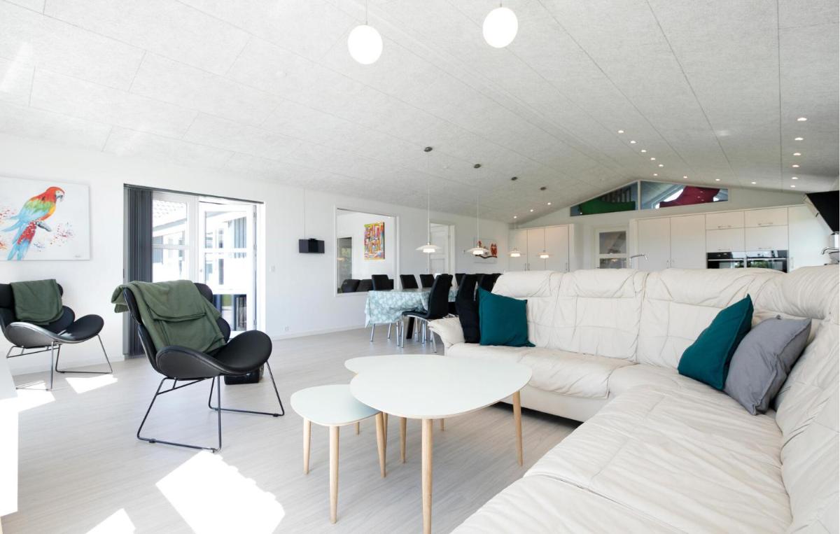 Awesome Home In Jerup With Kitchen - Housity