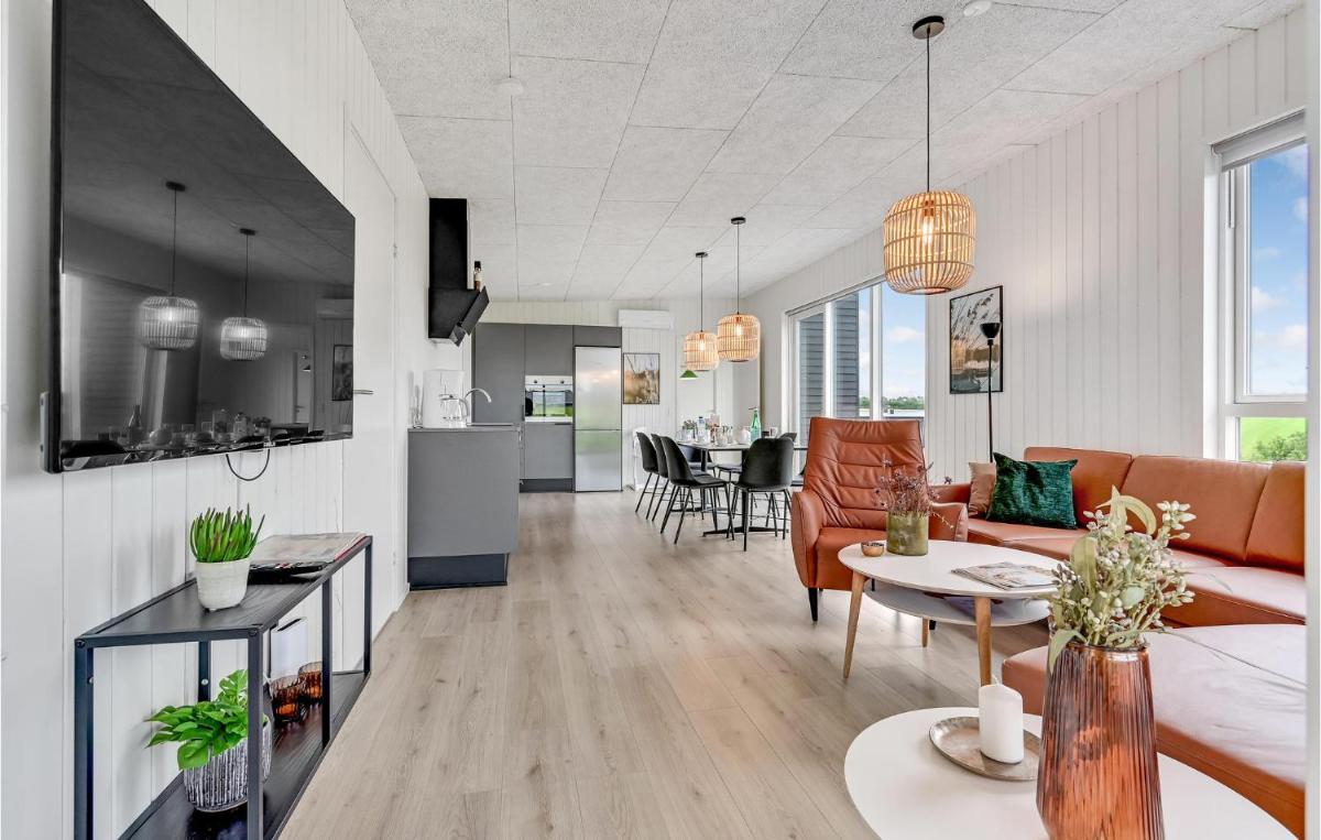 4 Bedroom Awesome Home In Løgstrup - Housity