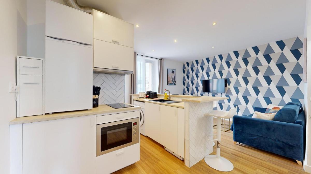 869-Suite Bleuet - Superbe Appartement - Housity