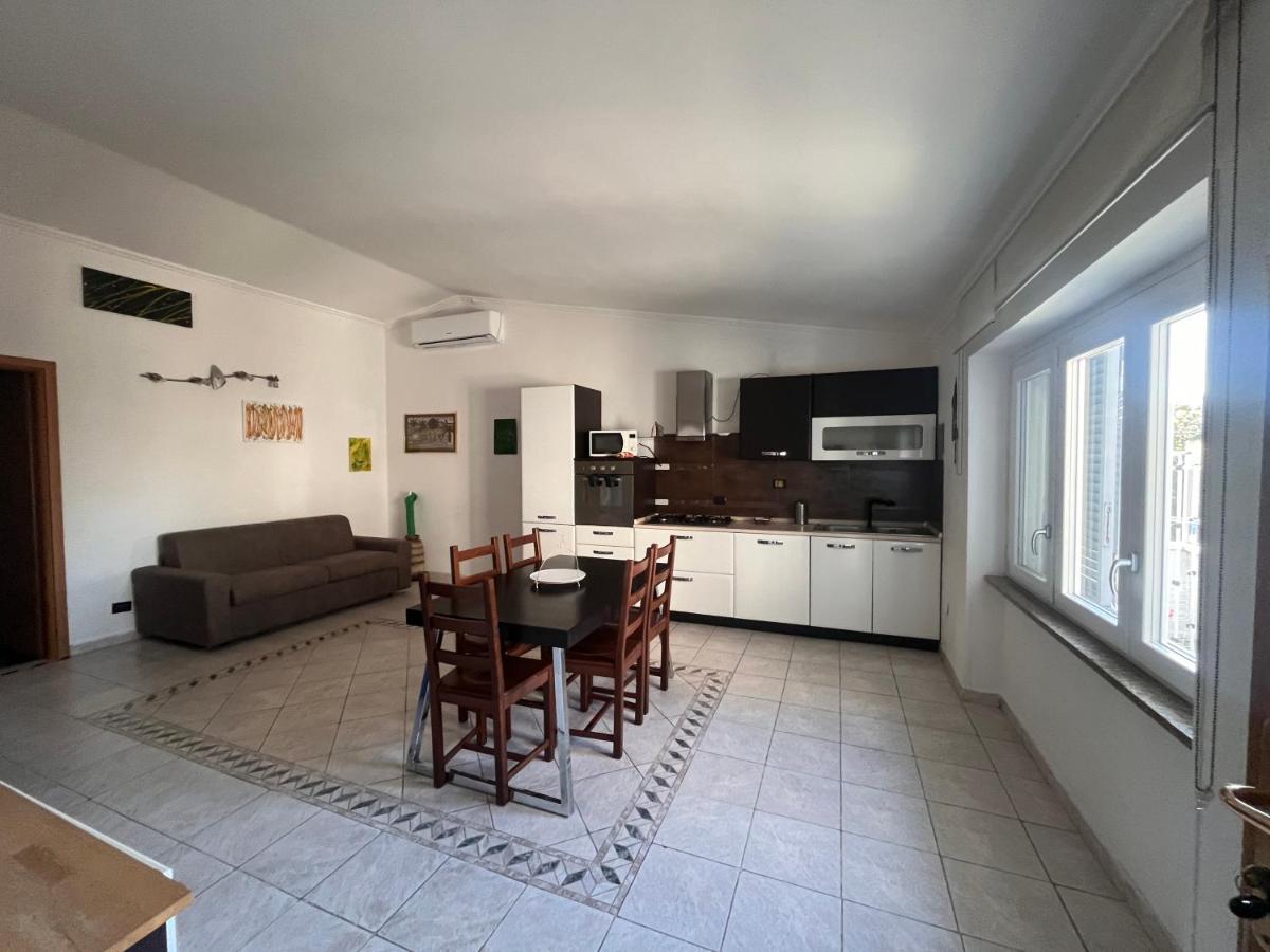 Deluxe House of Loto's - Housity