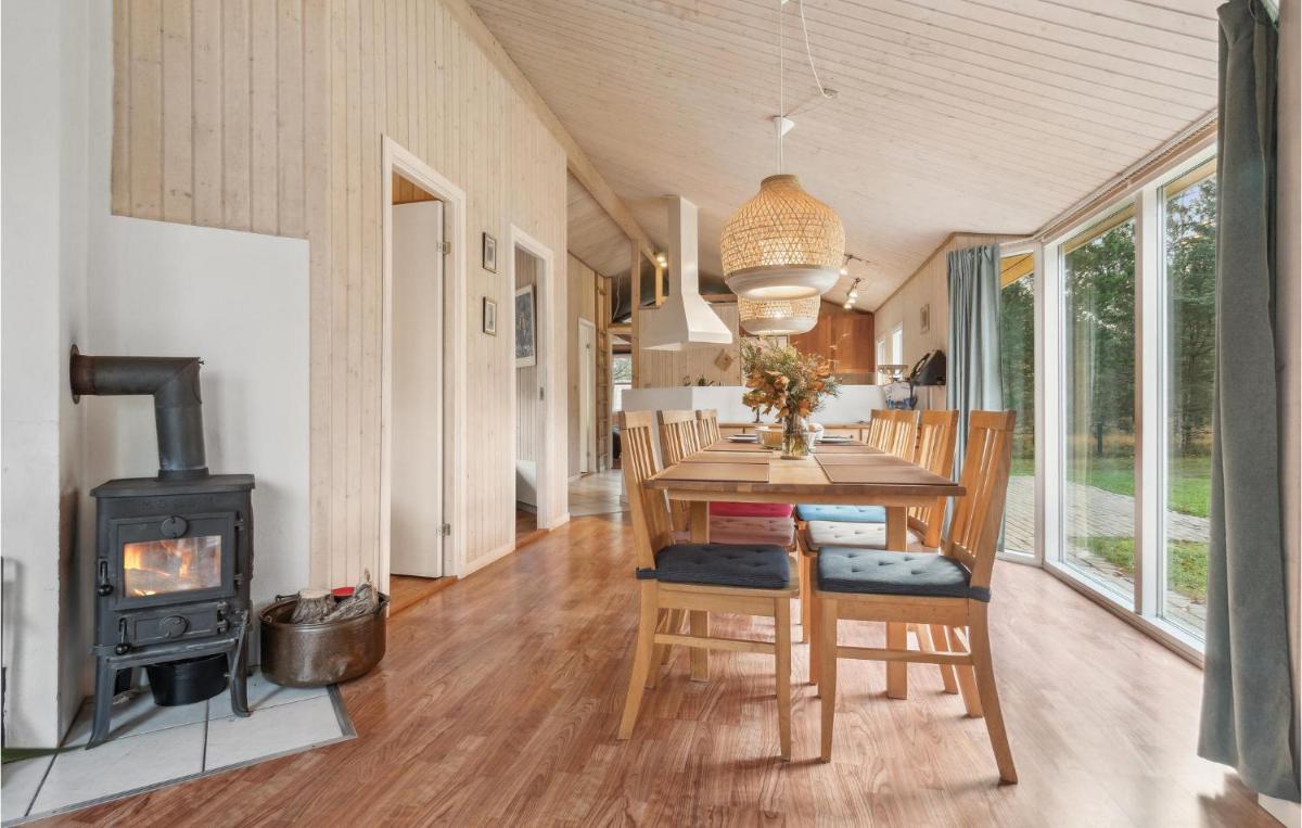 Stunning Home In Fjerritslev With Wifi - Housity