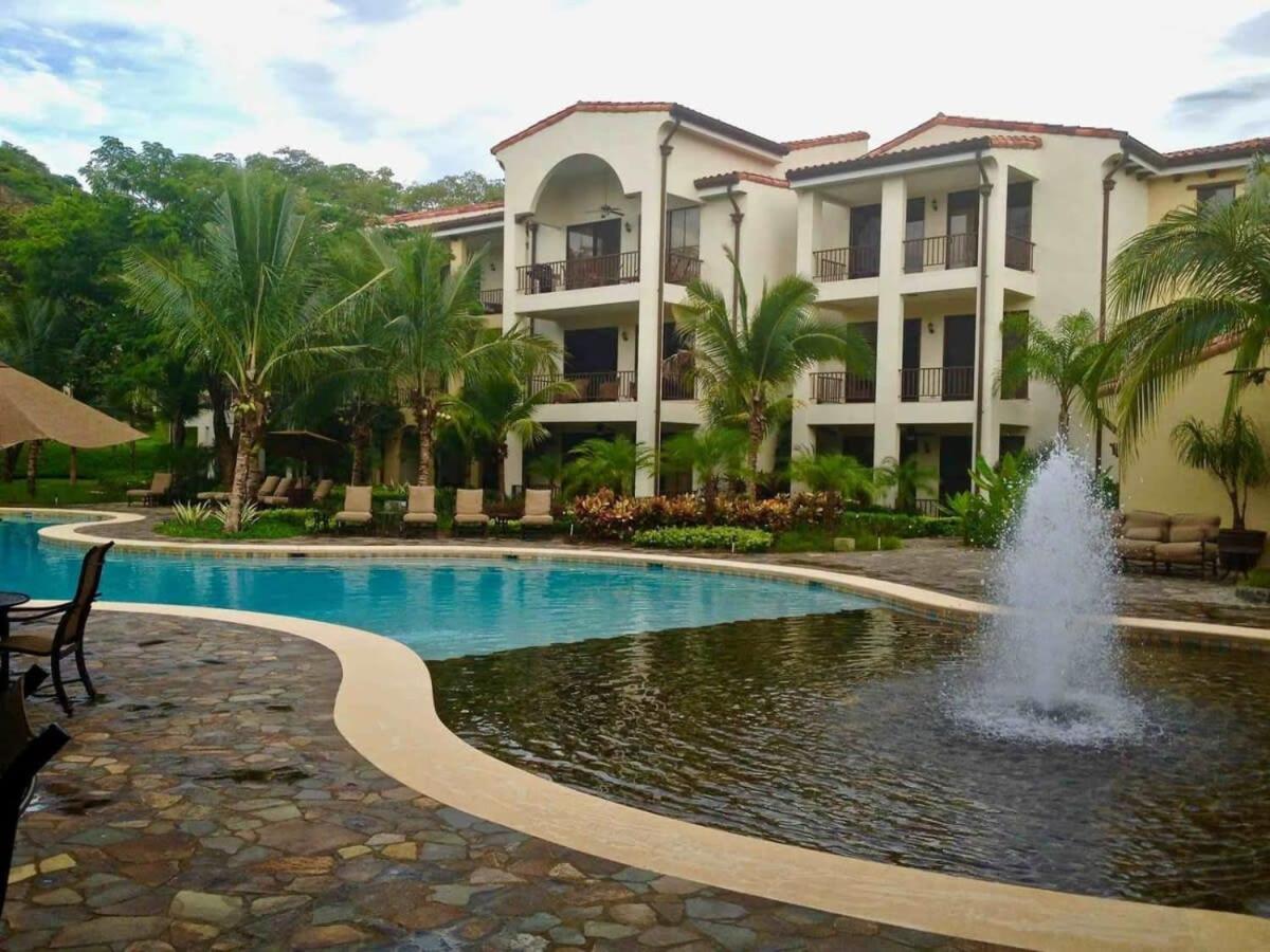 2-BD Ocean-View Condo on 3rd Floor - Housity