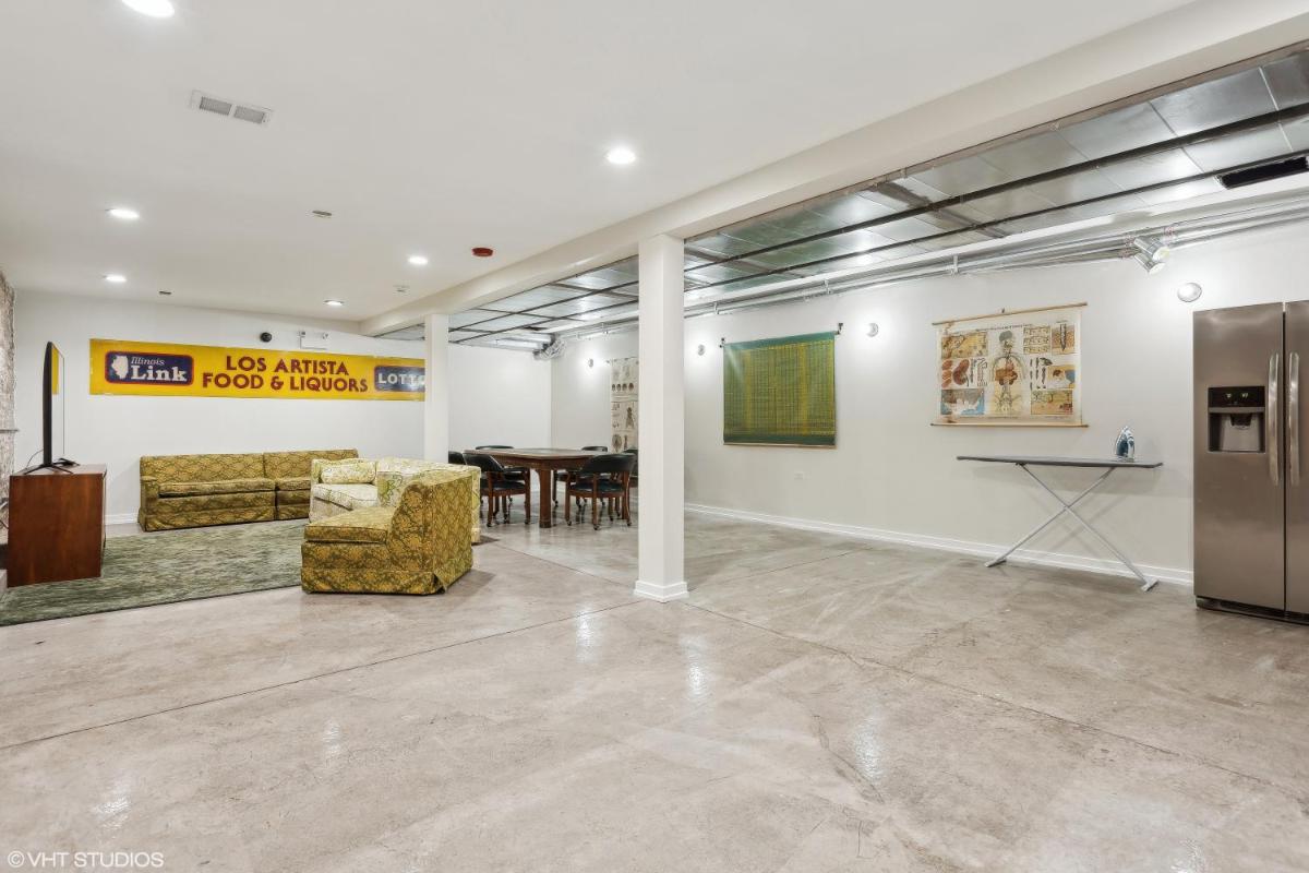 Logan Square SRO Hotel - Housity