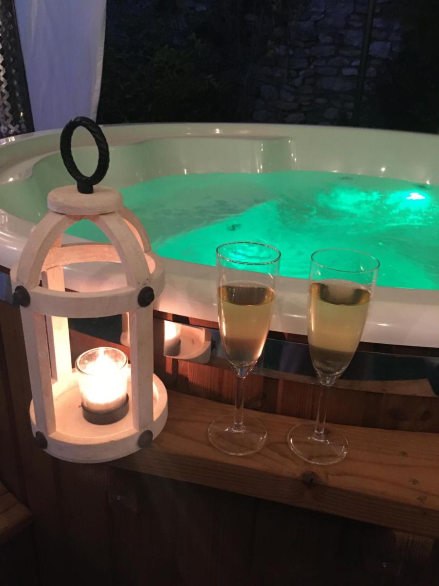 Paradis Fleuri et son bain nordique - Housity