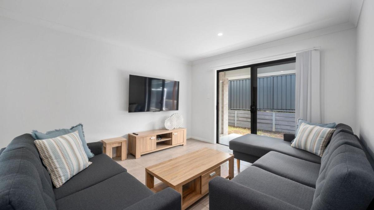 Moonee Beach Getaway - Housity
