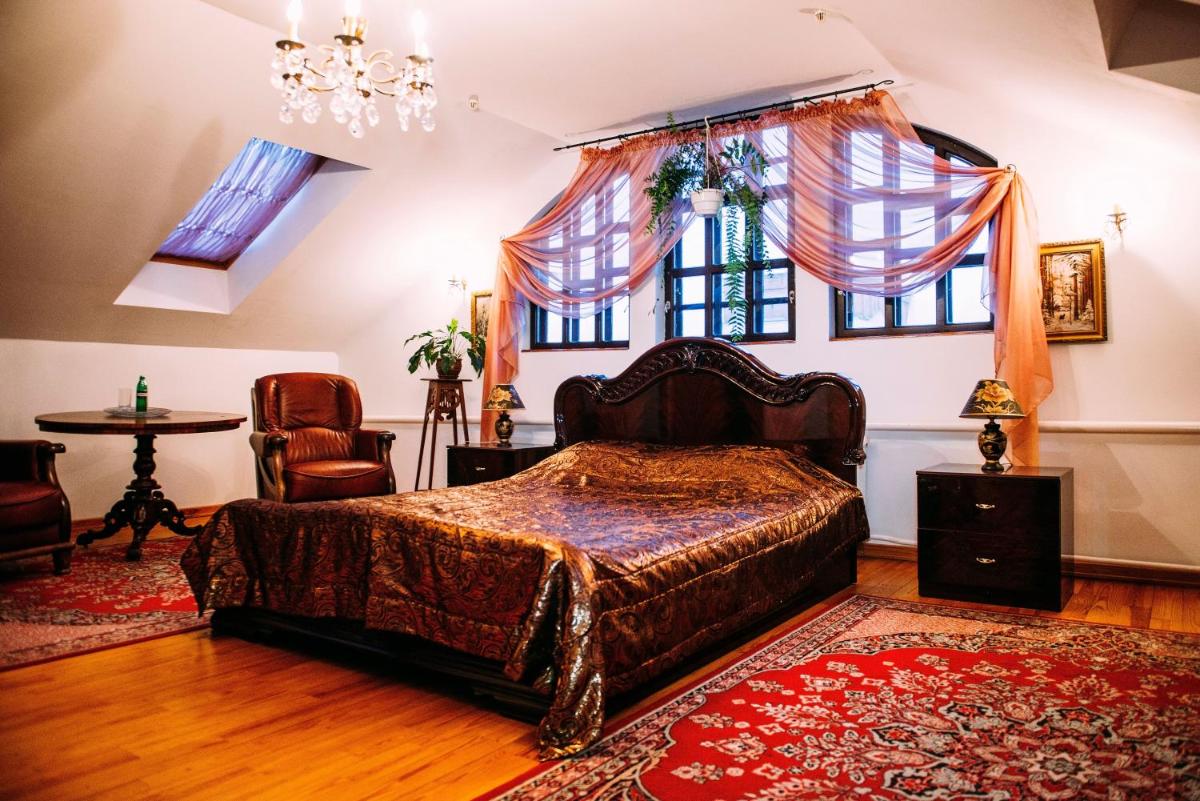 Antique House Hotel - Housity