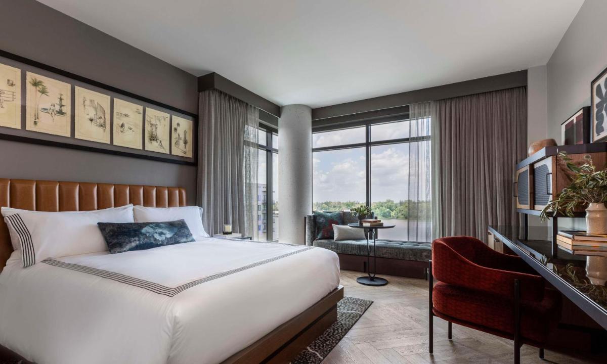 Thompson Savannah, by Hyatt - Housity