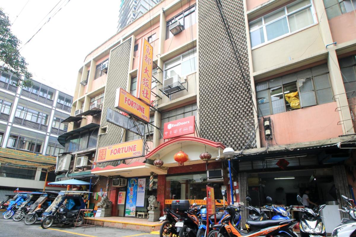 RedDoorz Plus @ Chinatown Binondo - Housity