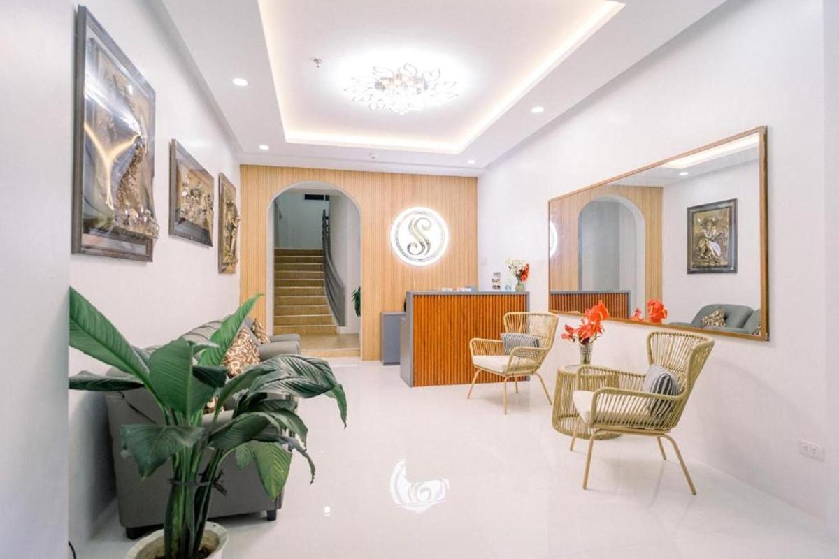 Spotlight Hotel near Hundred Islands Wharf - Housity