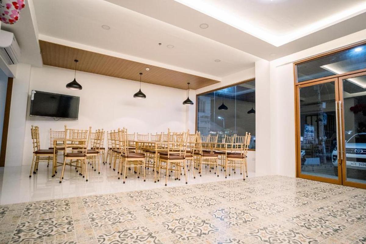 Spotlight Hotel near Hundred Islands Wharf - Housity
