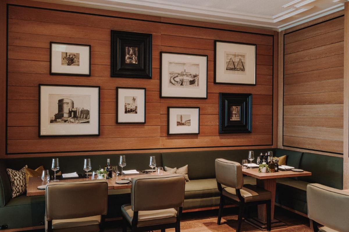 Ein Sitzbereich in der Unterkunft Althoff Seehotel Überfahrt