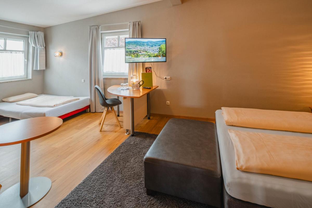 Hotel Pension Futterknecht - Housity