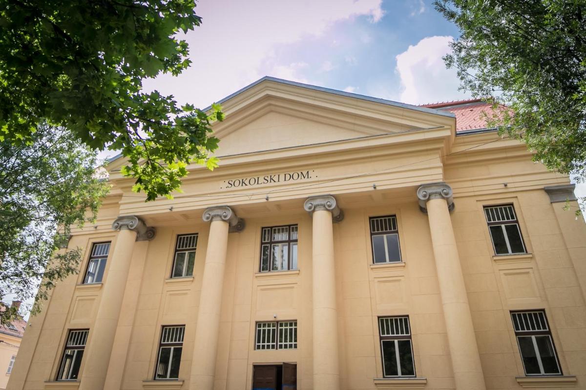 Hostel Sokol Centar - Housity