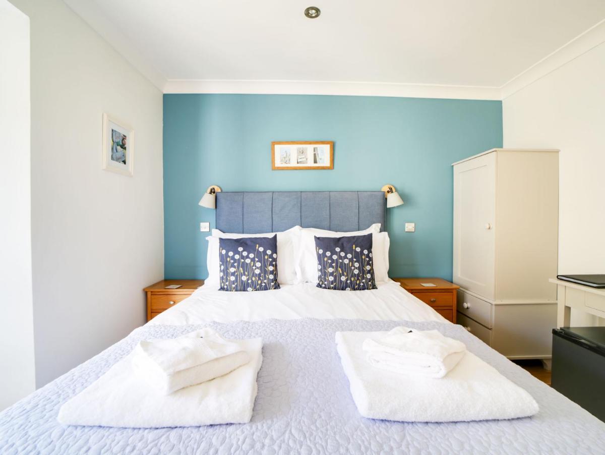 The Artist Loft, Ensuite Guest Rooms, Porthleven - Housity