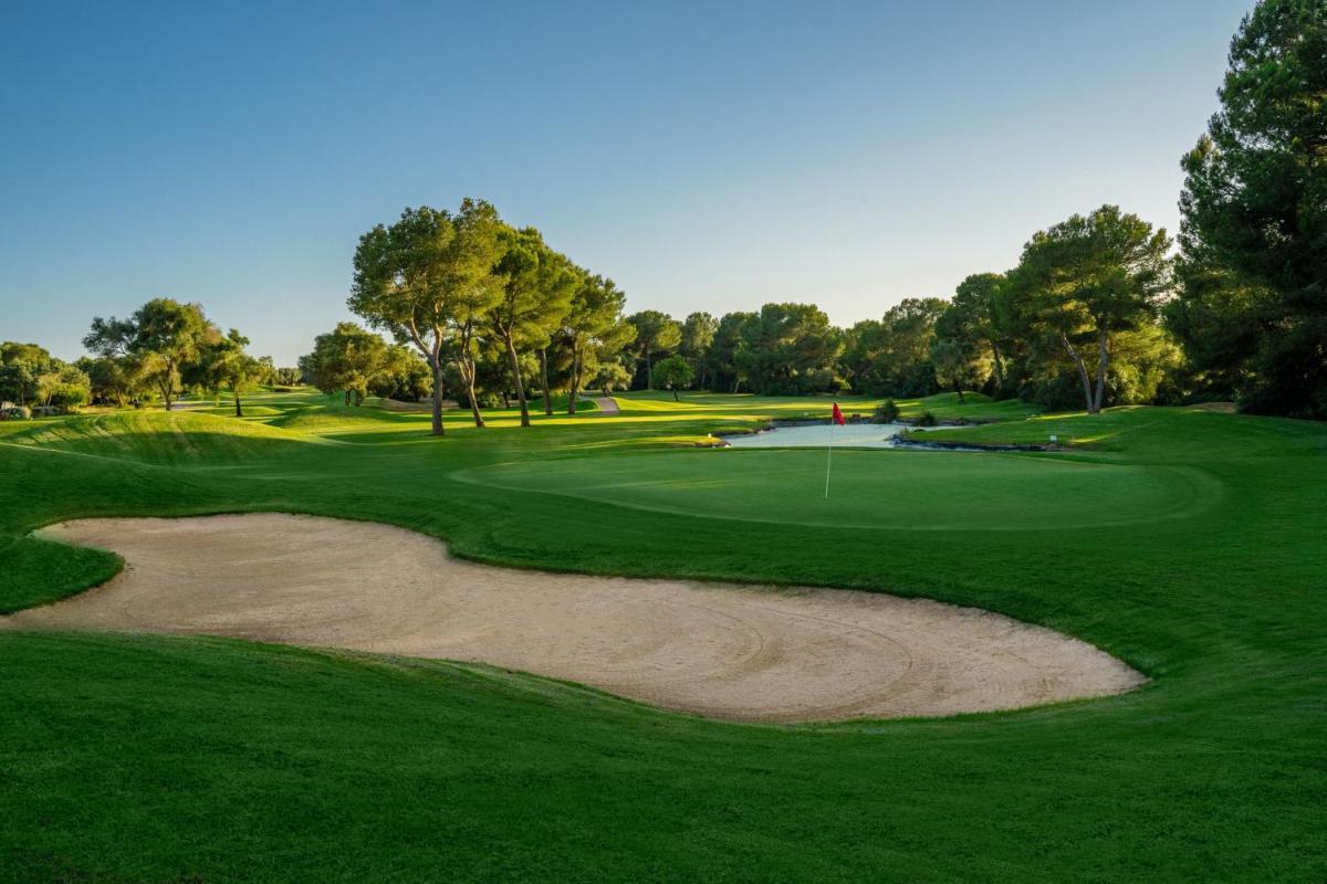 Instalaciones para jugar al golf en el hotel o alrededores