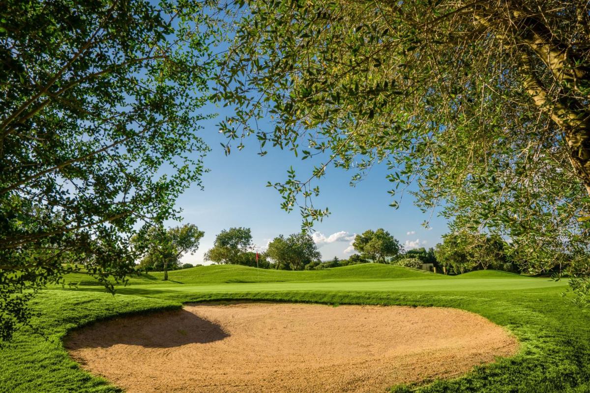 Instalaciones para jugar al golf en el hotel o alrededores