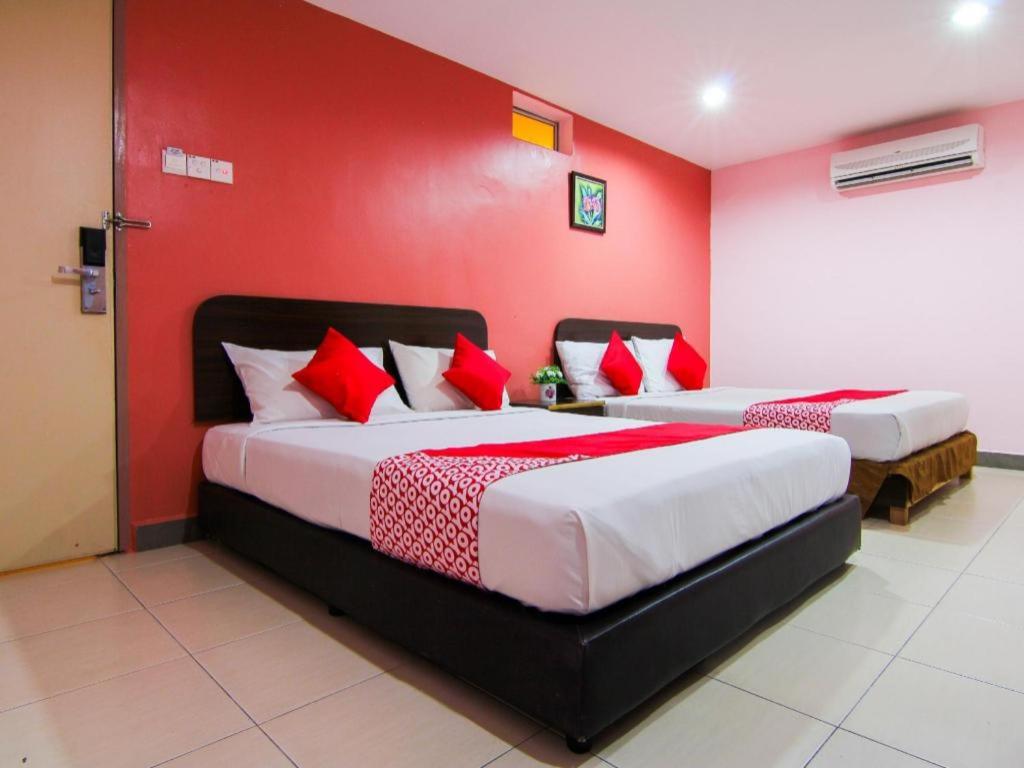 OYO 11343 Hotel Putra Iskandar - Housity