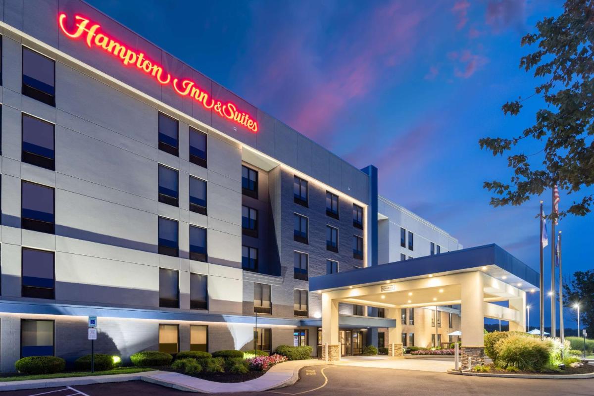 Hampton Inn & Suites Valley Forge/Oaks - Housity