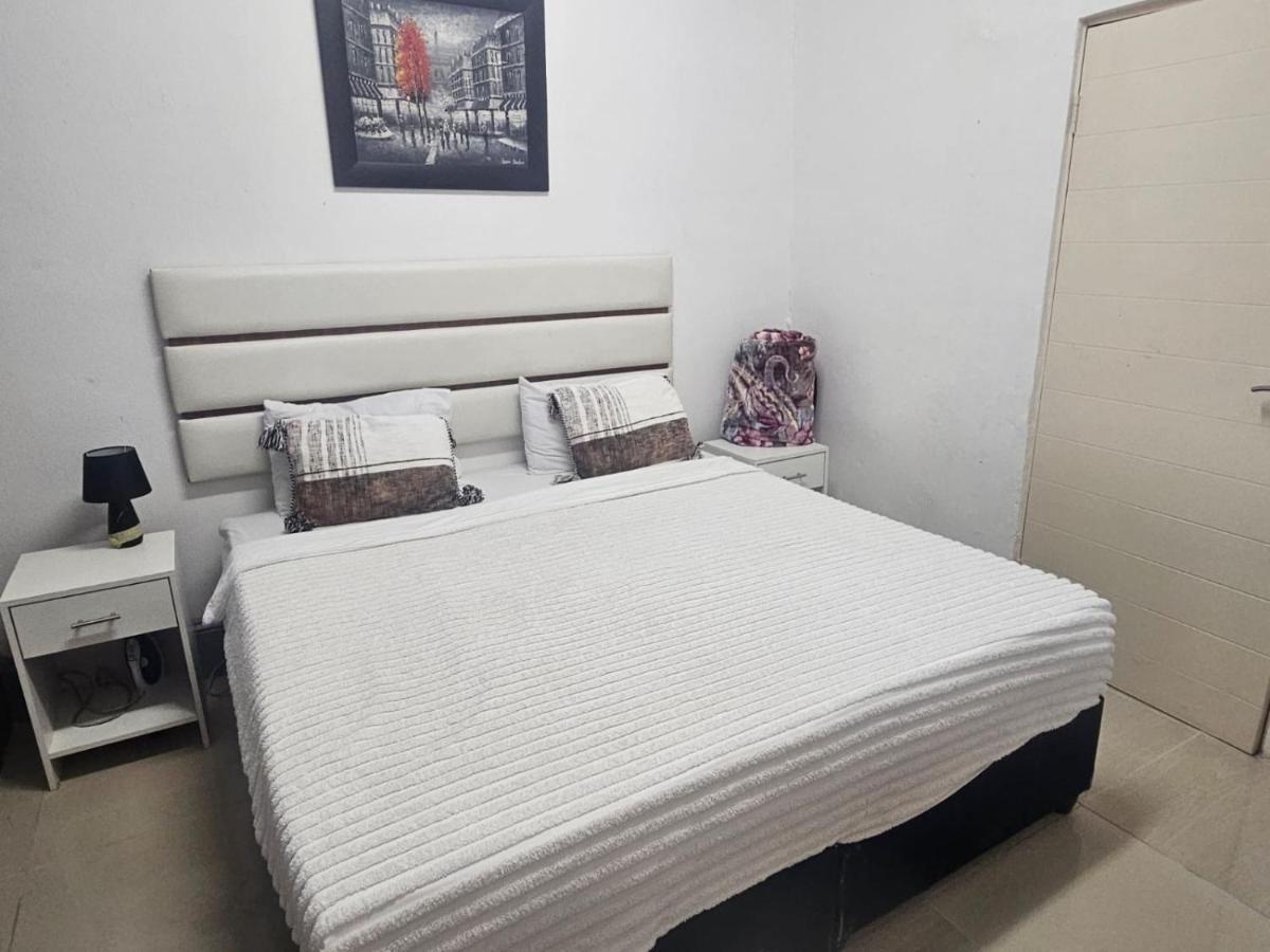 Pro Delux inn - Housity