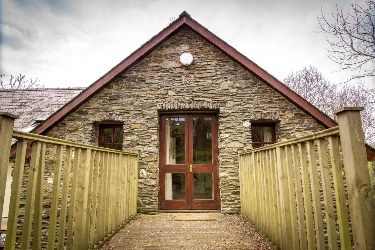 Ceridwen Holiday Home - Housity