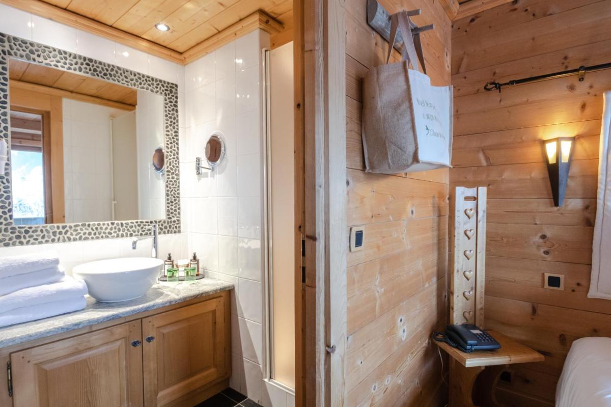 Salle de bains dans l'établissement Chalet-Hôtel Hermitage