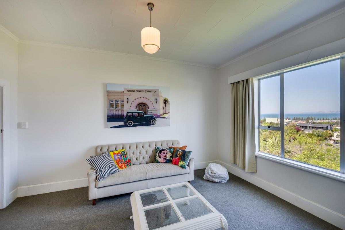 Views on Colenso - Napier Holiday Home - Housity