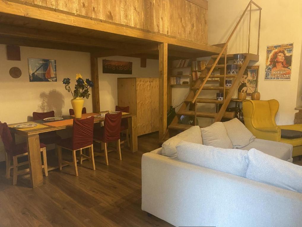 Nunziatella Suite B&B - Housity