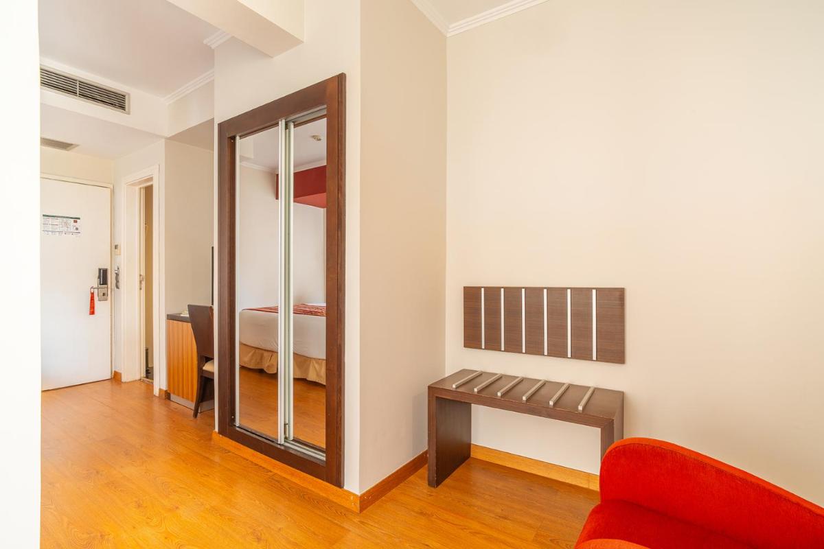 Uma área de estar em Muthu Raga Madeira Hotel