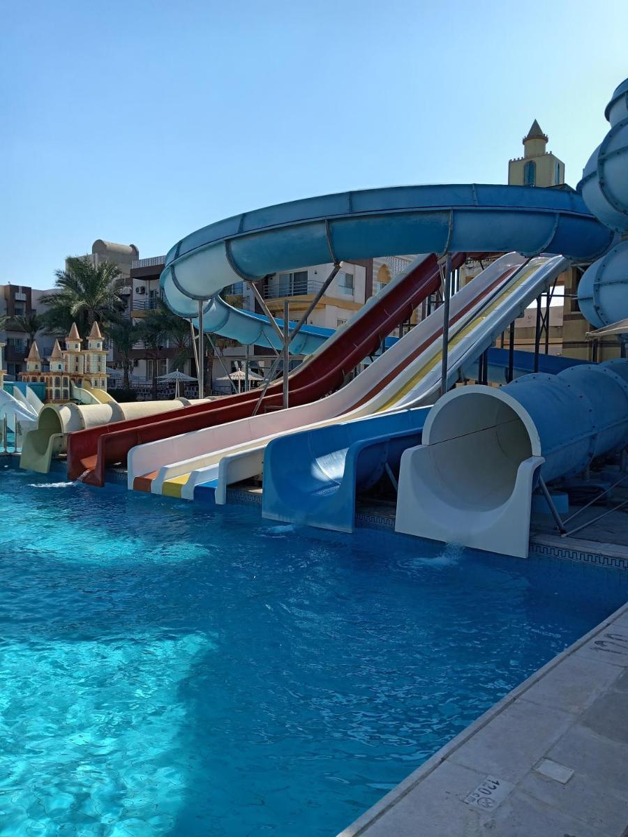 A two-room chalet in the village of Lale Land, Mirage Bay, Ecopark - Housity