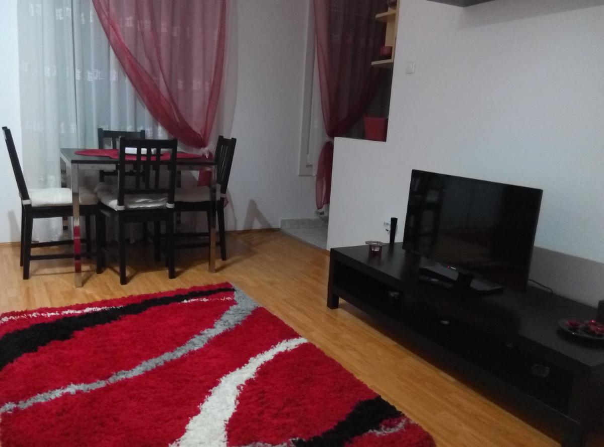 DebreCenter Apartman - Housity