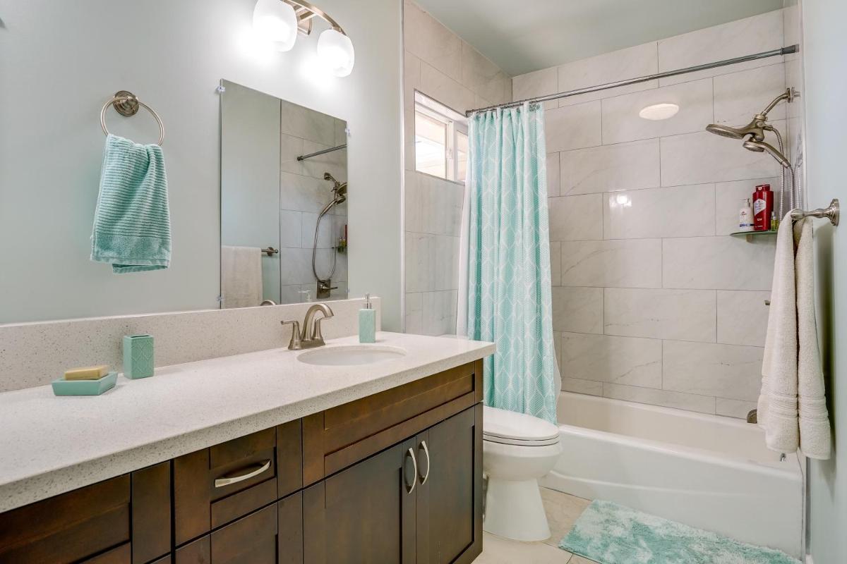 Ewa Beach Apartment ~ 1 Mi to Puʻuloa Beach Park! - Housity