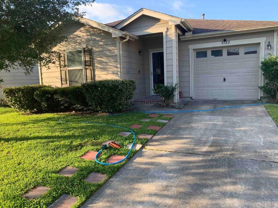 House 8122 - Housity
