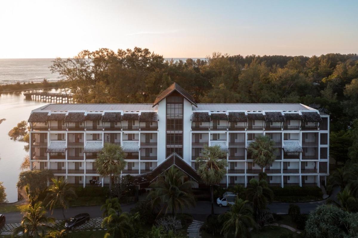 The Hotspring Beach Resort & Spa - SHA Extra Plus - Housity