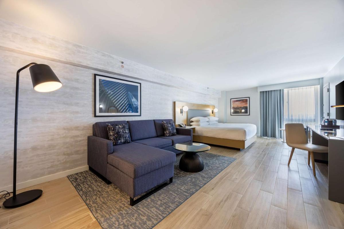 DoubleTree by Hilton New York JFK Airport - Housity
