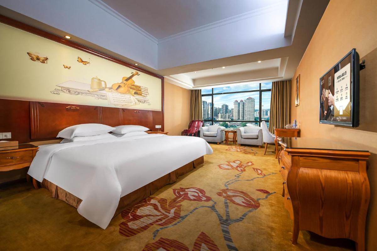 Vienna International Hotel Jieyang Jieyanglou - Housity