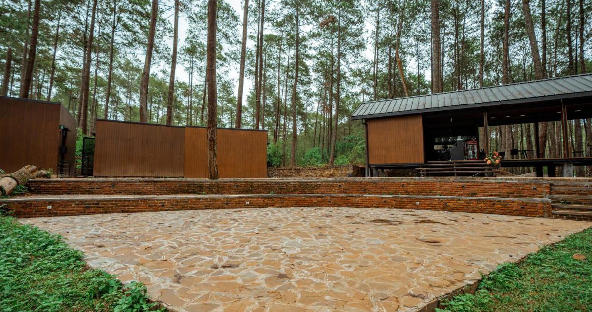 Bobocabin Cikole, Bandung - Housity