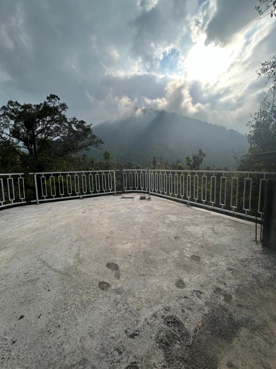 Sugi Gede Homestay - Housity