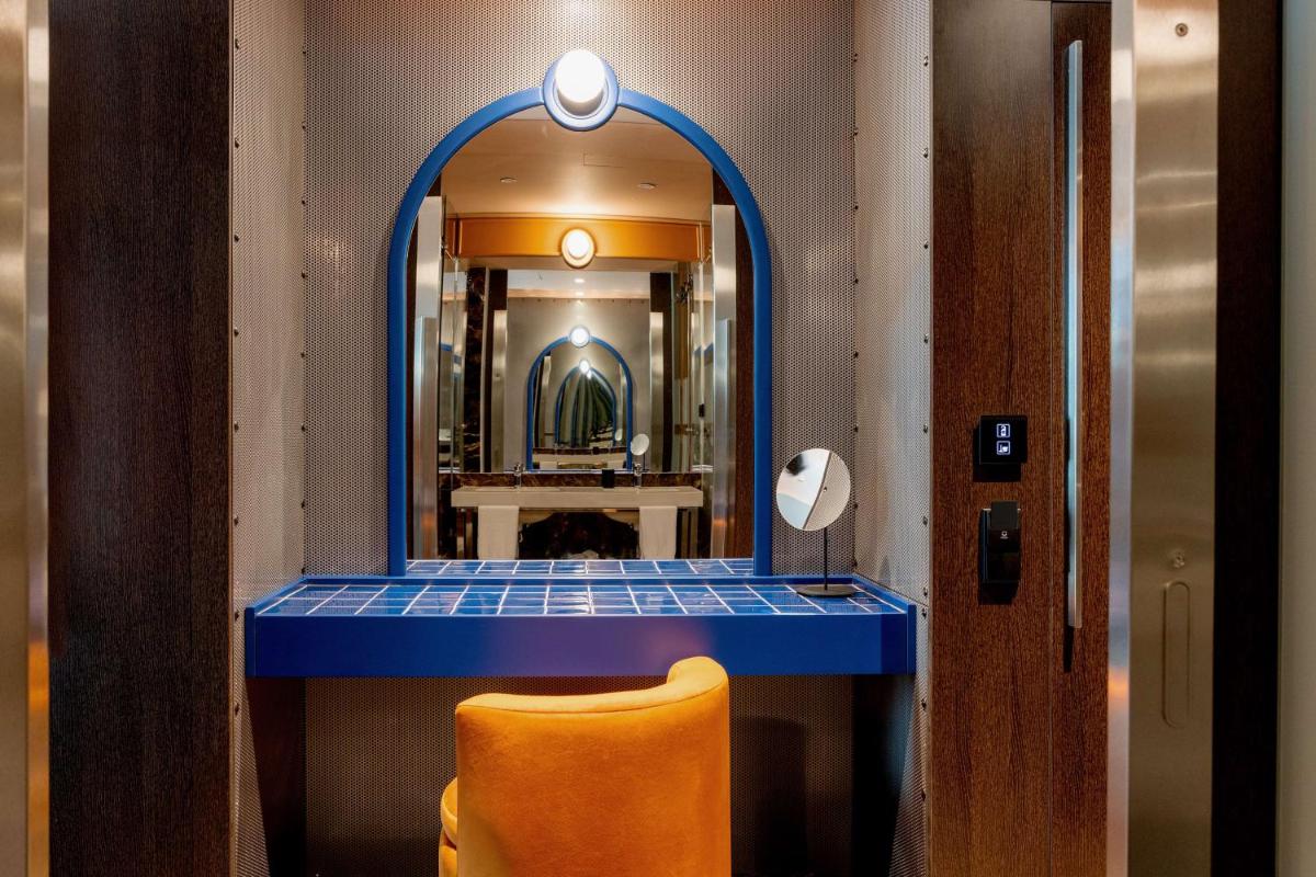 Imagem da galeria de Cenica Porto Hotel, Curio Collection By Hilton no Porto