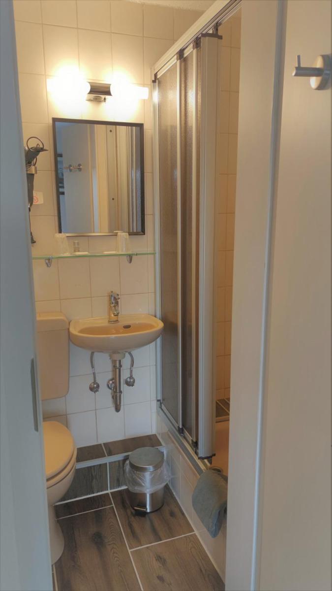 Roastineer Hotel - Housity