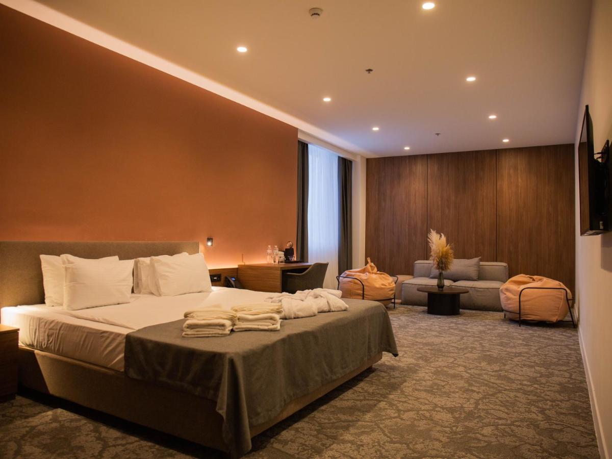 SMALL HOTEL - Hizvo